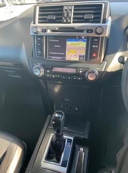 2017 Toyota
                Landcruiser Prado Altitude
