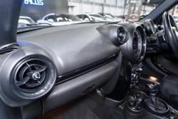 2014 MINI
Countryman Cooper D