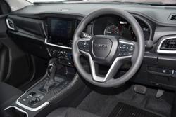 2025 Isuzu
MU-X LS-M