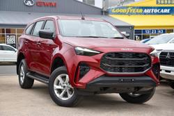 2025 Isuzu
MU-X LS-M
