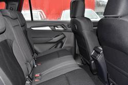2025 Isuzu
MU-X LS-M