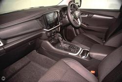 2025 Isuzu
                MU-X LS-M