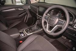 2025 Isuzu
                MU-X LS-M