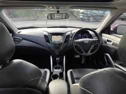 2013 Hyundai
Veloster SR Turbo
