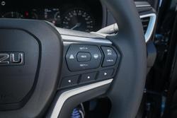 2025 Isuzu
MU-X LS-M