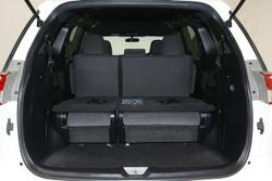 2016 Toyota
Tarago GLX