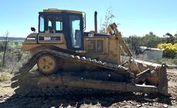  Caterpillar
                D6r Bulldozer 