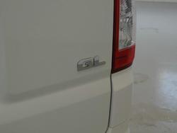 2022 Toyota
Hiace Commuter GL
