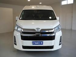 2022 Toyota
Hiace Commuter GL