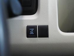 2022 Toyota
Hiace Commuter GL