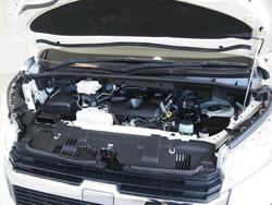 2022 Toyota
Hiace Commuter GL