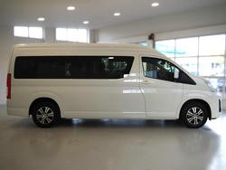 2022 Toyota
Hiace Commuter GL