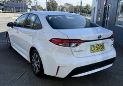 2020 Toyota
                Corolla Ascent Sport Hybrid