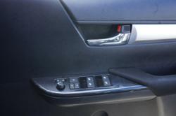 2022 Toyota
                Hilux SR