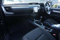 2022 Toyota
                Hilux SR