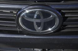 2022 Toyota
                Hilux SR