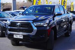 2022 Toyota
                Hilux SR