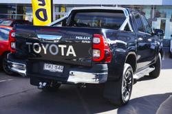 2022 Toyota
                Hilux SR