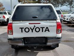 2023 Toyota
Hilux SR