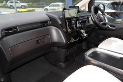 2025 Hyundai
                STARIA Highlander