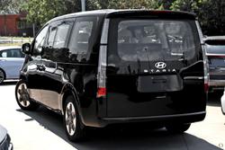 2025 Hyundai
                STARIA Highlander