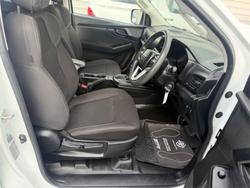 2023 Isuzu
D-MAX SX