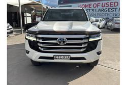 2022 Toyota
Landcruiser VX