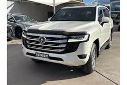 2022 Toyota
Landcruiser VX