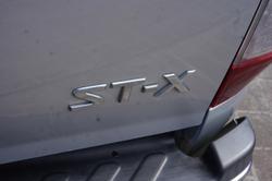 2019 Nissan
                Navara ST-X