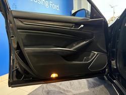 2020 Honda
Accord VTi-LX