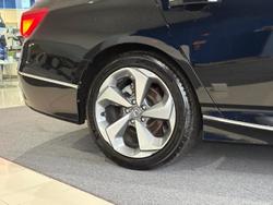 2020 Honda
Accord VTi-LX