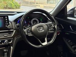 2020 Honda
Accord VTi-LX
