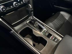 2020 Honda
Accord VTi-LX
