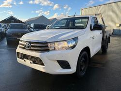 2015 Toyota
                Hilux SR
