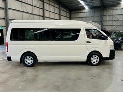2018 Toyota Hiace Commuter TRH223R French Vanilla