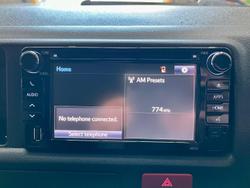 2018 Toyota Hiace Commuter TRH223R French Vanilla