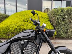 2016 VICTORY HAMMER 8-BALL Solid Black INT