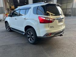 2019 Isuzu
MU-X LS-T