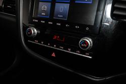 2021 Mitsubishi
Outlander LS