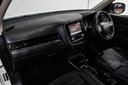 2021 Mitsubishi
Outlander LS