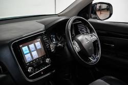2021 Mitsubishi
Outlander LS