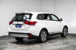 2021 Mitsubishi
Outlander LS