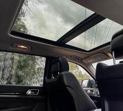 2012 Jeep
                Grand Cherokee Overland