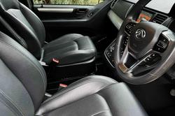 2022 LDV G10 + SV7C Obsidian Black