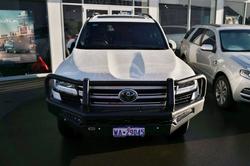 2022 Toyota
Landcruiser LC300 3.3L V6 DSL VX 7 Seats