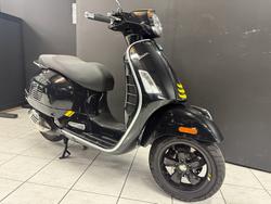 2022 VESPA GTS 300 SUPER SPORT Black