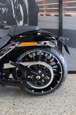 2025 Harley-davidson FXBR BREAKOUT (117)
