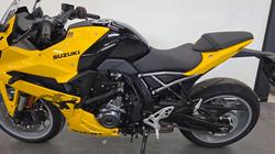 2025 Suzuki GSX-8R (GSX800FRQ) Yellow