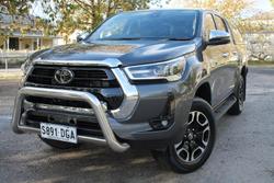 2023 Toyota
Hilux SR5