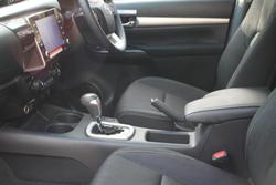 2023 Toyota
Hilux SR5